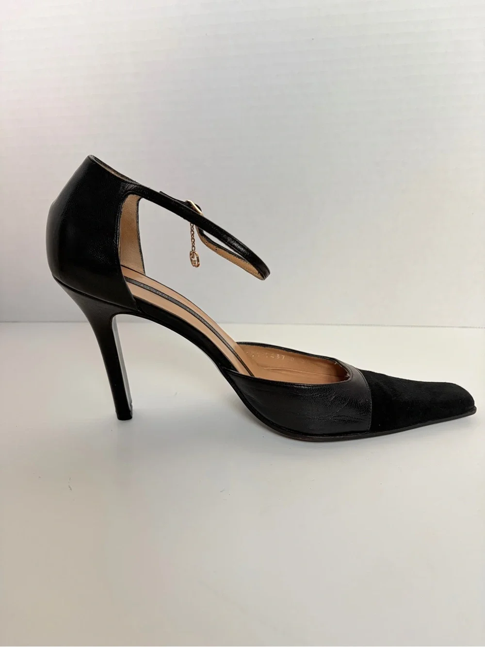 Gucci DOrsay Stiletto Pumps Interlocking GG Ankle Strap Suede Black Size 38.5C - Picture 7 of 15